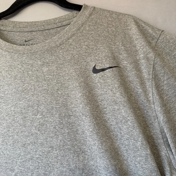 Nike Dri Fit Mens Tee Size XL Grey Gym Running Workout Athletic Sports Stretch - Picture 3 of 7